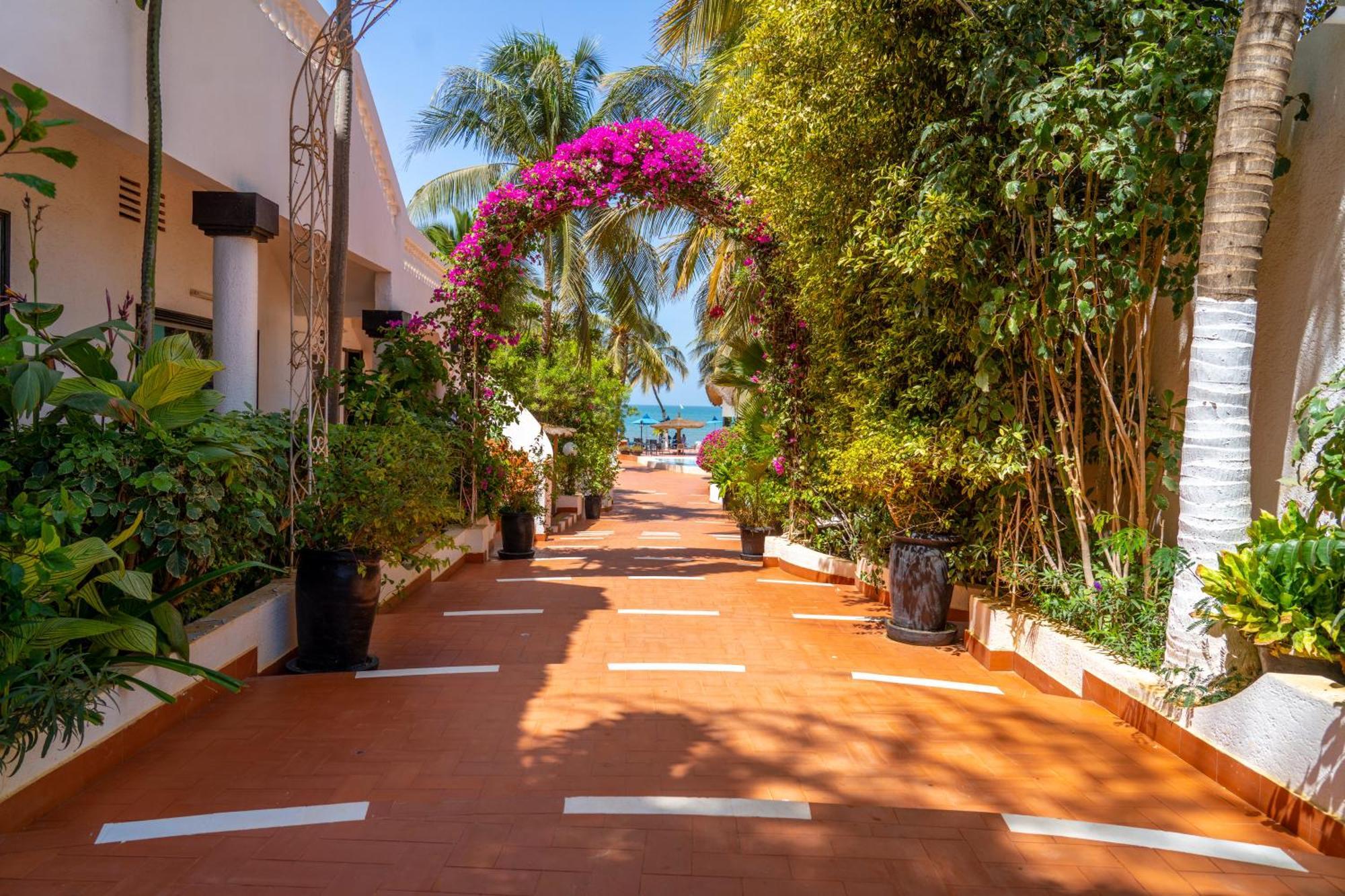Hotel Africa Queen Сомон Экстерьер фото